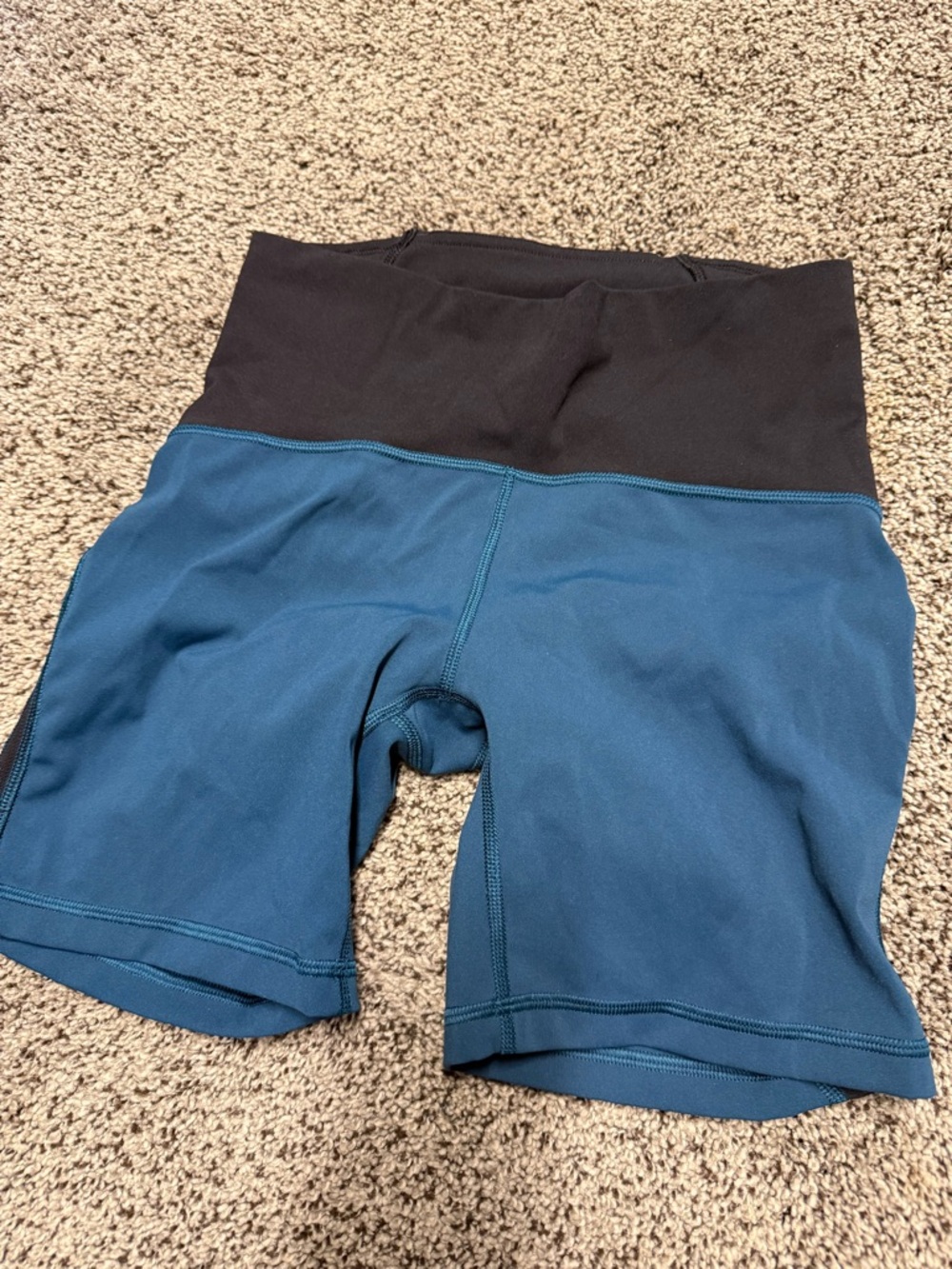 Lululemon High-Waist Athletic Bike Shorts in Teal and Black size 6